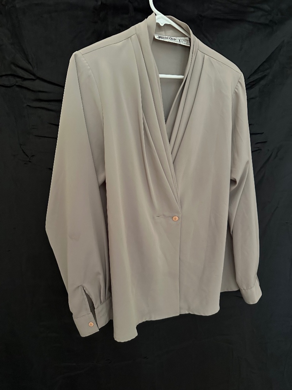 Yves St Claire taupe long sleeve blouse size 16
